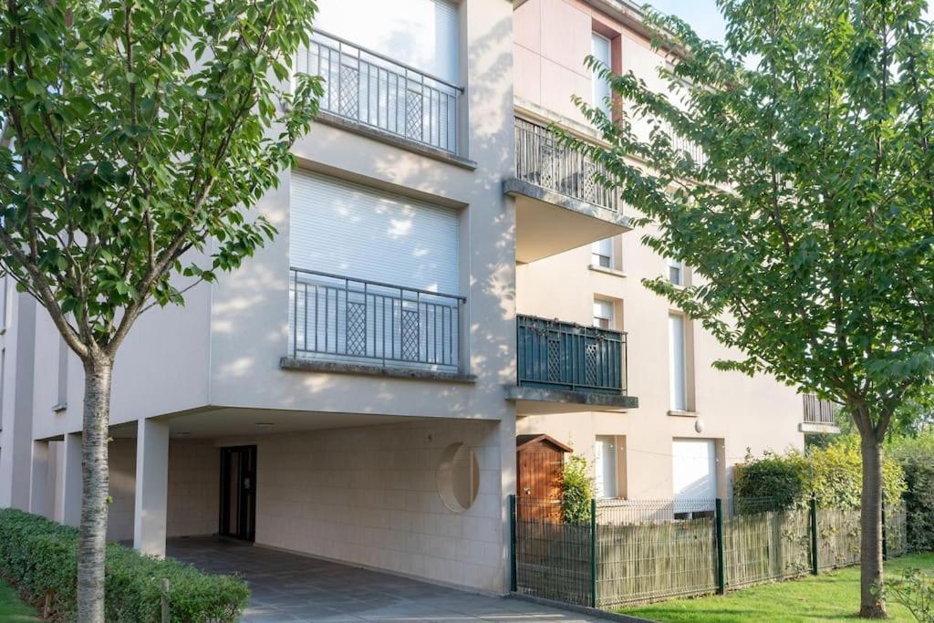 Les Paves De Prague - Appartement Pour 4 A 10 Minutes De Disneyland Paris Montévrain Exterior foto